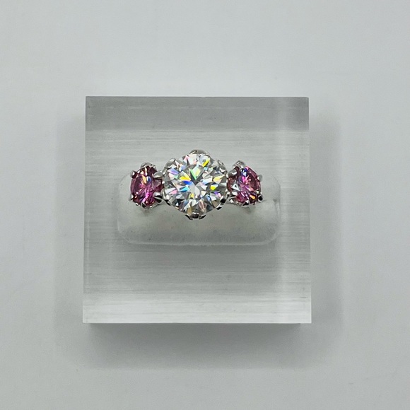 Moissanite VS Three-Stone Solitaire Round Brilliant Fancy Pink Silver Ring - Picture 4 of 6